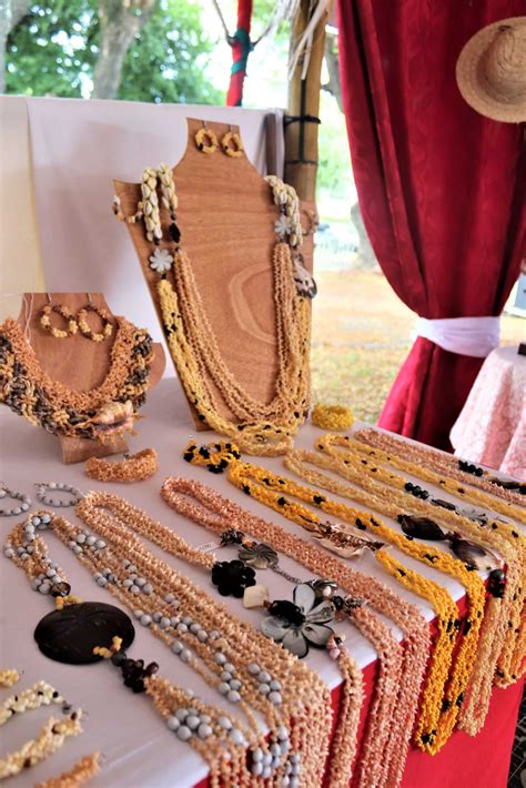 inauguration du  salon te noera  te rimai service de lartisanat