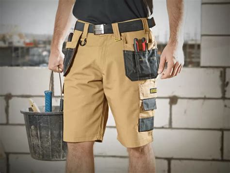 Dewalt Clothing | Screwfix
