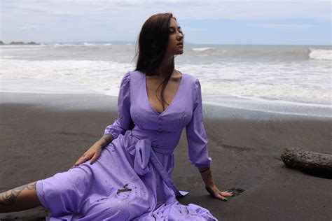 I'm young and romantic 💝 | Scrolller