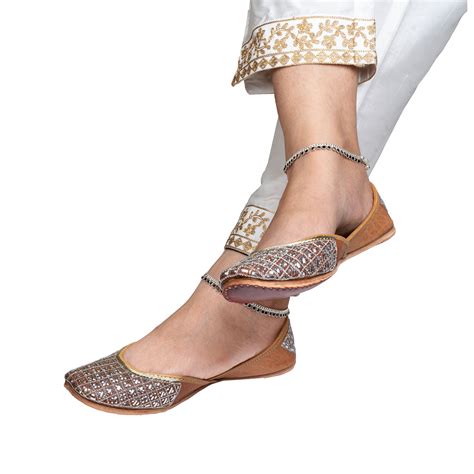 Juno - Traditional Indian Punjabi Sandals | Juttis | Handcrafted
