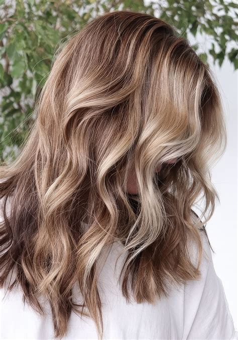 27 Beach Highlights Ideas For Brunettes - Styleoholic