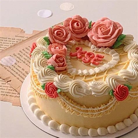 可爱复古的奶油裱花蛋糕ins:juujuucake