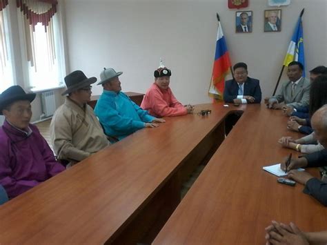 Эв модны наадам болж байна.