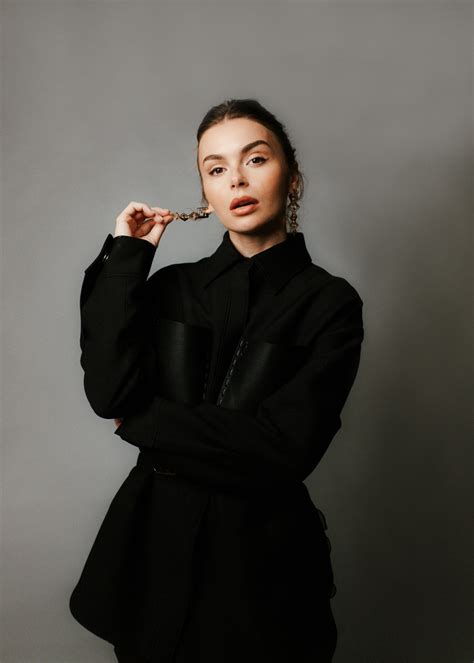 ALLEGRA SHAW | Wonderland - Fashnfly