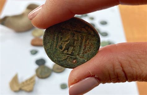 Ancient Hasmonean artifacts found in east Jerusalem at end of Hanukkah ...