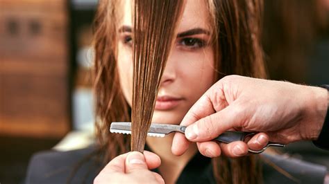 Difference between a razor hair cut and scissors cut