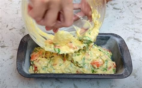 Сытный рыбный пирог из красной рыбы рецепт с фото пошагово