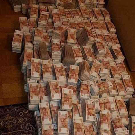 Как выглядит 1 миллион рублей 5000 купюрами фото