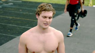 ausCAPS: Markus Silbiger shirtless in Homecoming Revenge