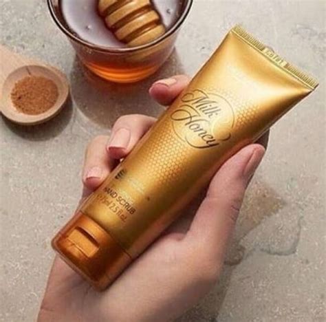 Pin by Шахноза Каримова on орифлейм | Milk and honey, Oriflame beauty ...