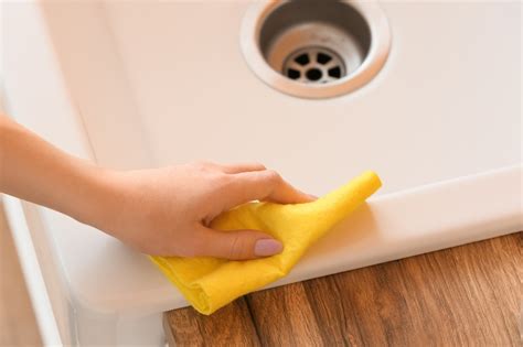 How to Clean a Ceramic Sink