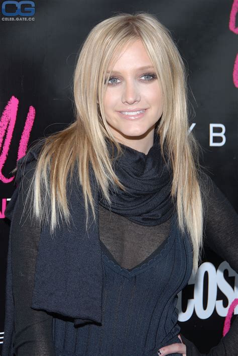Ashlee Simpson nude, pictures, photos, Playboy, naked, topless, fappening