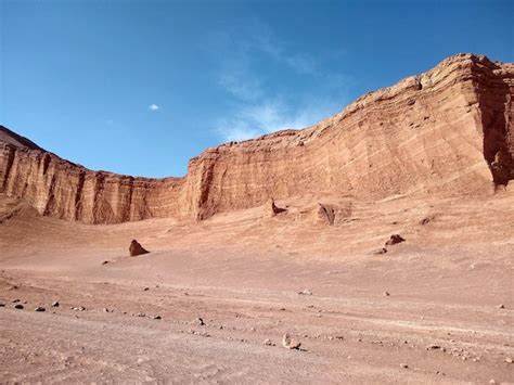 Premium Photo | Valle de la luna in atacama desert - chile