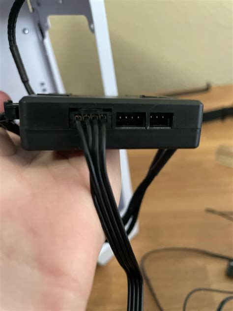 Does lian li sell the cables for the controller? : r/lianli