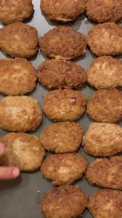 Котлетки🔥С пюрешкой или макарошками? #накухнеуиванасоловьева - YouTube