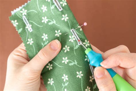 tips  sewing machine buttonholes  woven fabrics