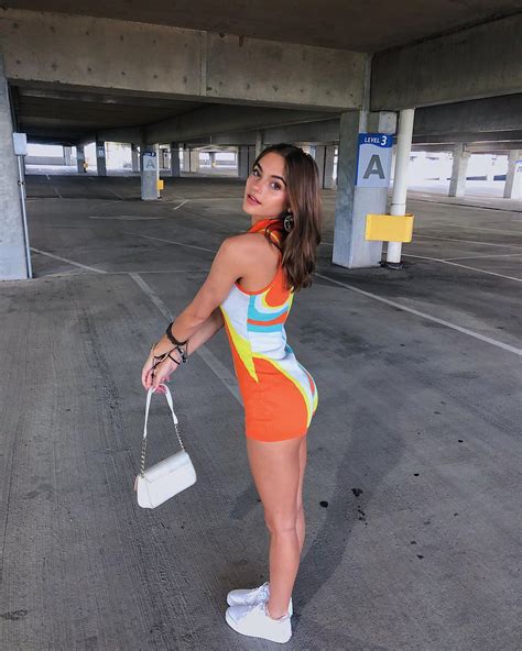 Kinsley Alyse | pretty vibe, she earth toned. | Instagram