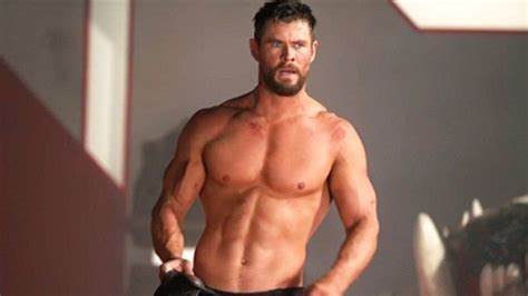 asi es el desafio simple  efectivo de chris hemsworth  tonificar
