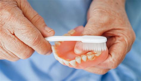como limpiar una protesis dental removible paso  paso imboclinics