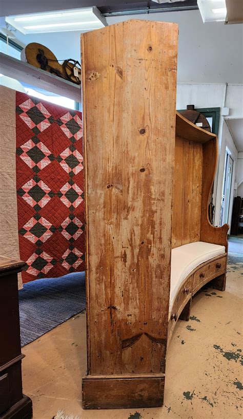 American 18th Century Settle Bench Hudson Valley For Sale at 1stDibs