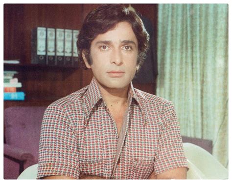 shashi kapoor remembering legendary actor shashi  bollywoodirect
