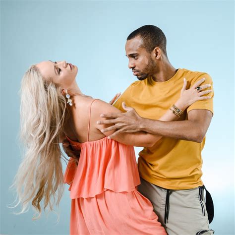 Школа латиноамериканских танцев в Митино - Marimba Dance