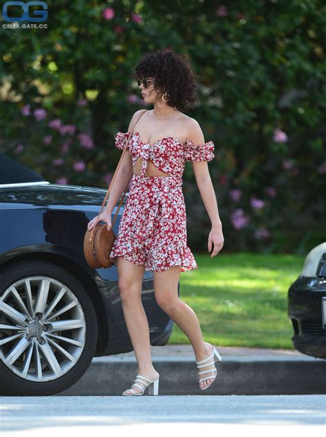 Sarah Hyland nude pictures from onlyfans leaks and playboy. Sex Scene