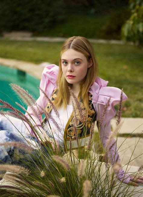 Elle Fanning Latest Photos - Page 18 of 44 - CelebMafia
