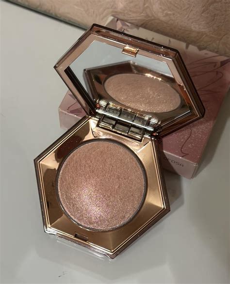 Хайлайтер fenty beauty - rose rave — цена 1560 грн в каталоге ...