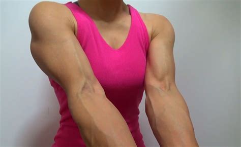 Momoniku (momonikuchannel)