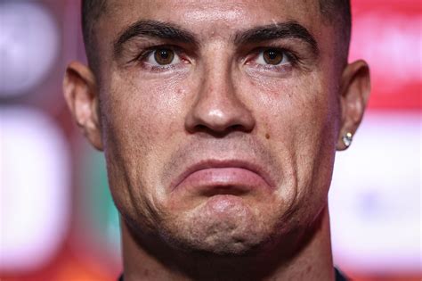 ronaldo nije mogao da sakrije bes ponovo ostao bez titule pa napao