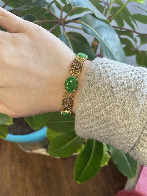 18k Yellow Gold Jadeite Jade Bracelet with GIA Report For Sale at