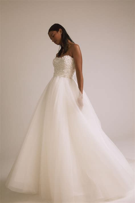 Home Page | L'elite Bridal Bridesmaids Occasions Boston