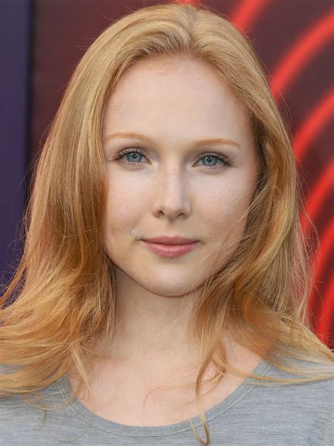 Molly C. Quinn Biography