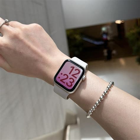Apple Watch No Braço Feminino - 1: 1 Apple Watch Series 9 Smart watch Feminino e Masculino 41mm / 45mm ...
