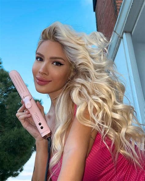 Karoline Lima - Net Worth, Bio, Career, Single, Age, Facts