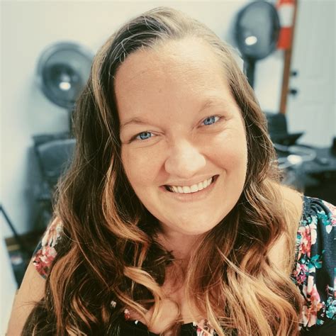 Jessica Roberts, Hairstylist/Color Specialist