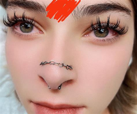 lol imagine going to get your lashes done and they photoshop your skin ...