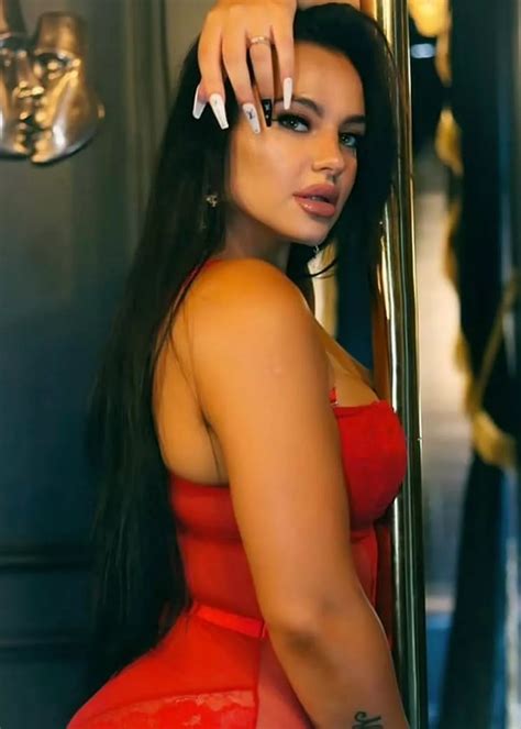 Female prison officer who filmed cell sex with lag made wild plans for