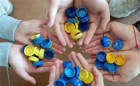 Пластик рятує життя 3.0: де на Рясному можна здавати пластикові ...