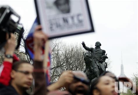 Photo: Million Hoodie March in Protest for Slain Teenager Trayvon ...