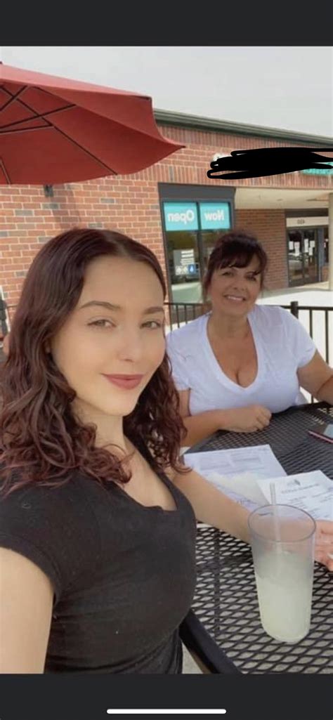 My friend and her mom | Scrolller