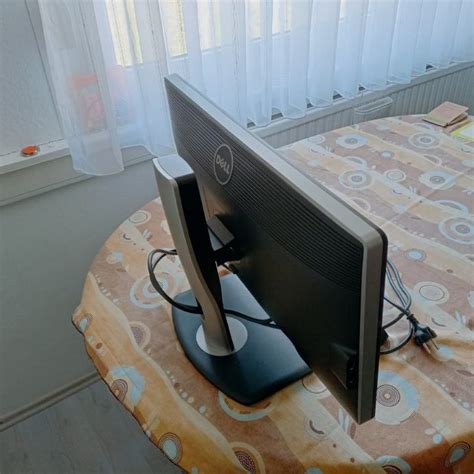 LCD MONITOR