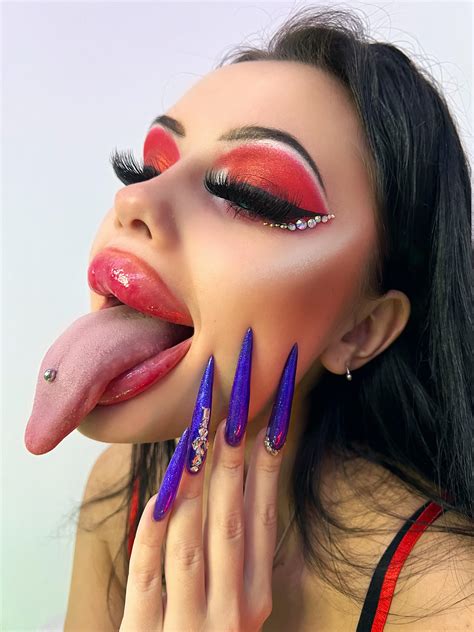 My long tongue👅[f22] : r/selfie