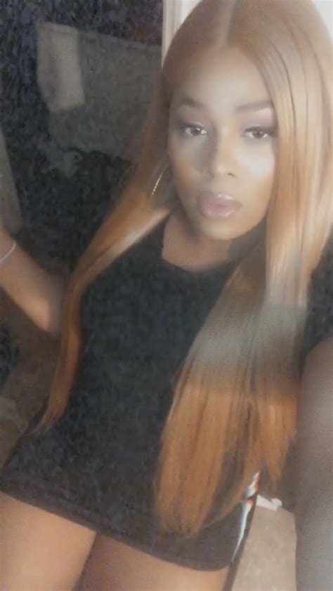 Ts Parris Jay - Curvy Long-Haired TS Entertainer in Nashville | Slixa