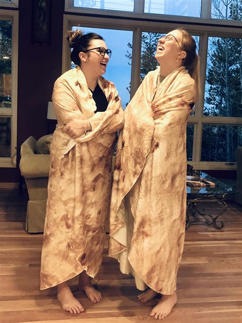 Giant Tortilla Burrito Throw Blanket for Picnic – RadWish