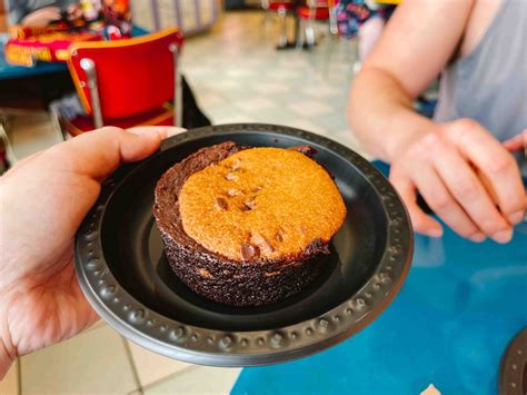 21 Best Snacks at Universal Orlando - Periodic Adventures