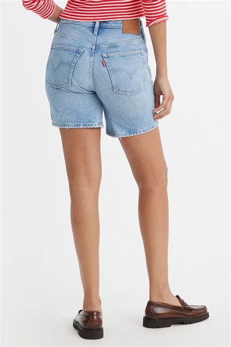 Женские голубые джинсовые шорты 501® Mid-Thigh Levi’s® 85833;0055 ...