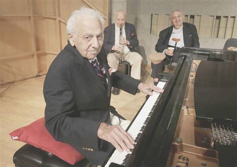 Pictures of Fyvush Finkel, Picture #213890 - Pictures Of Celebrities