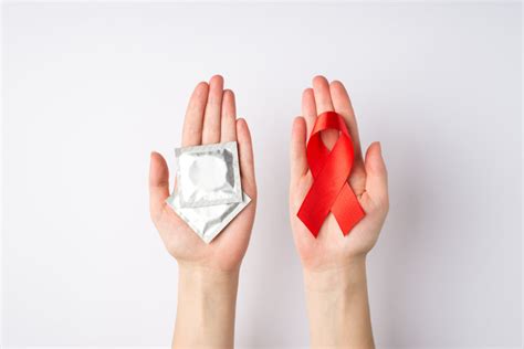 HIV e AIDS são a mesma coisa? Veja os sintomas e como ocorre a transmissão.